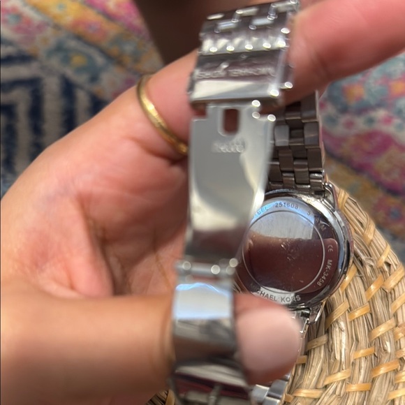 MK Sparkling Silver Watch with Rhinestones in EUC - Picture 7 of 7